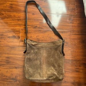 Coach suede brown shoulder .No- G2S-9324